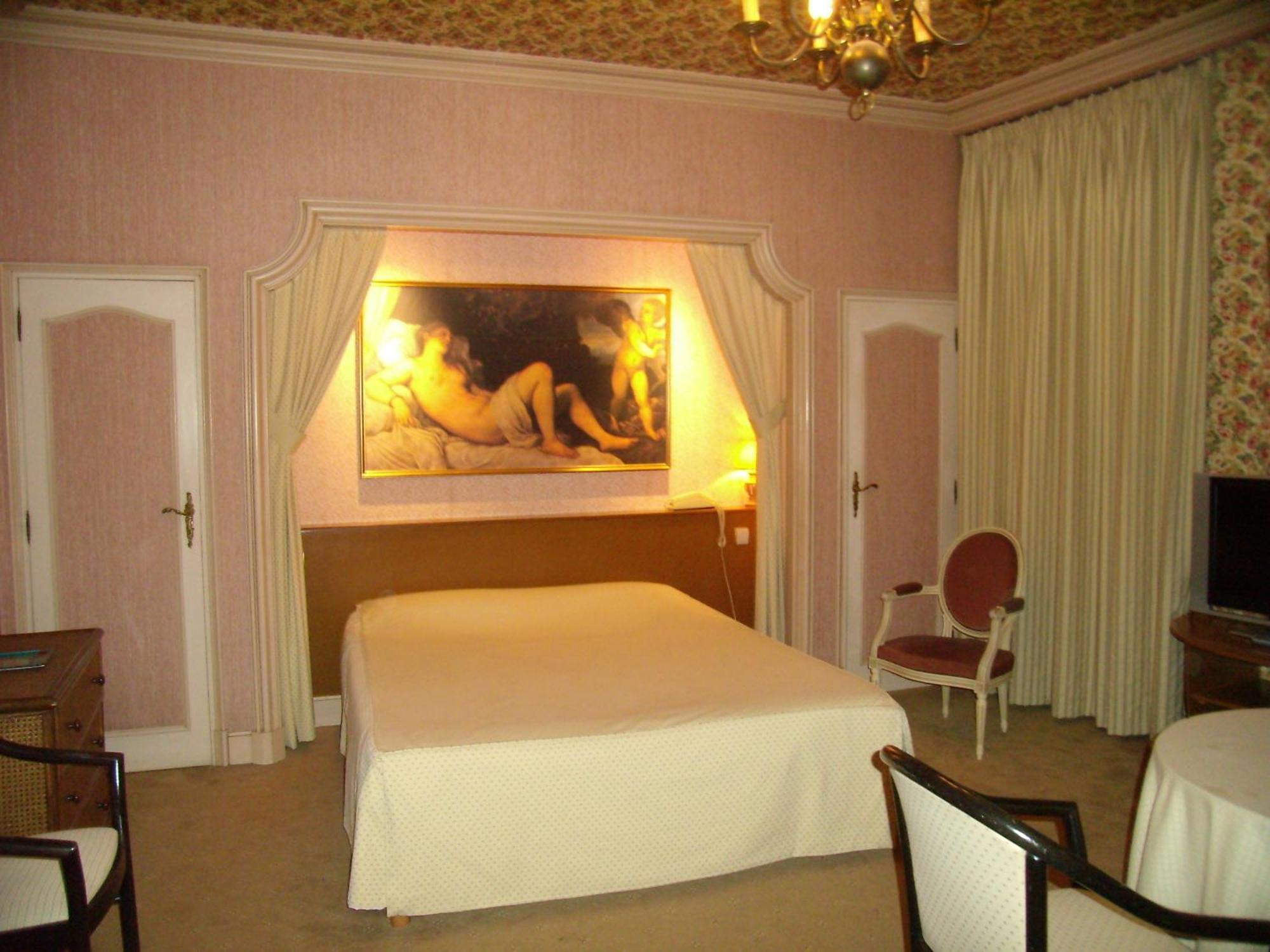 Hotel Chiffre Albi Exteriör bild